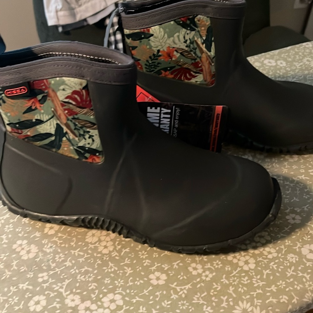 HISEA Women’s Waterproof Boots